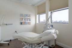 toronto-dermatology-centre-exam-room